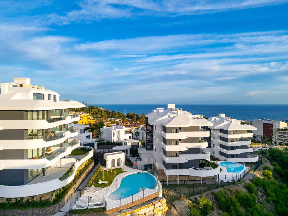 2 Bed Apartment for sale in Fuengirola Costa Del Sol, Málaga, Spain