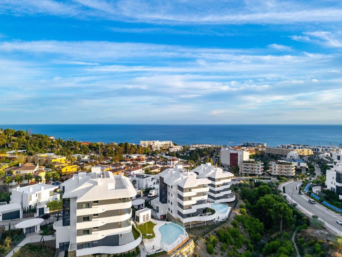 2 Bed Apartment for sale in Fuengirola Costa Del Sol, Málaga, Spain