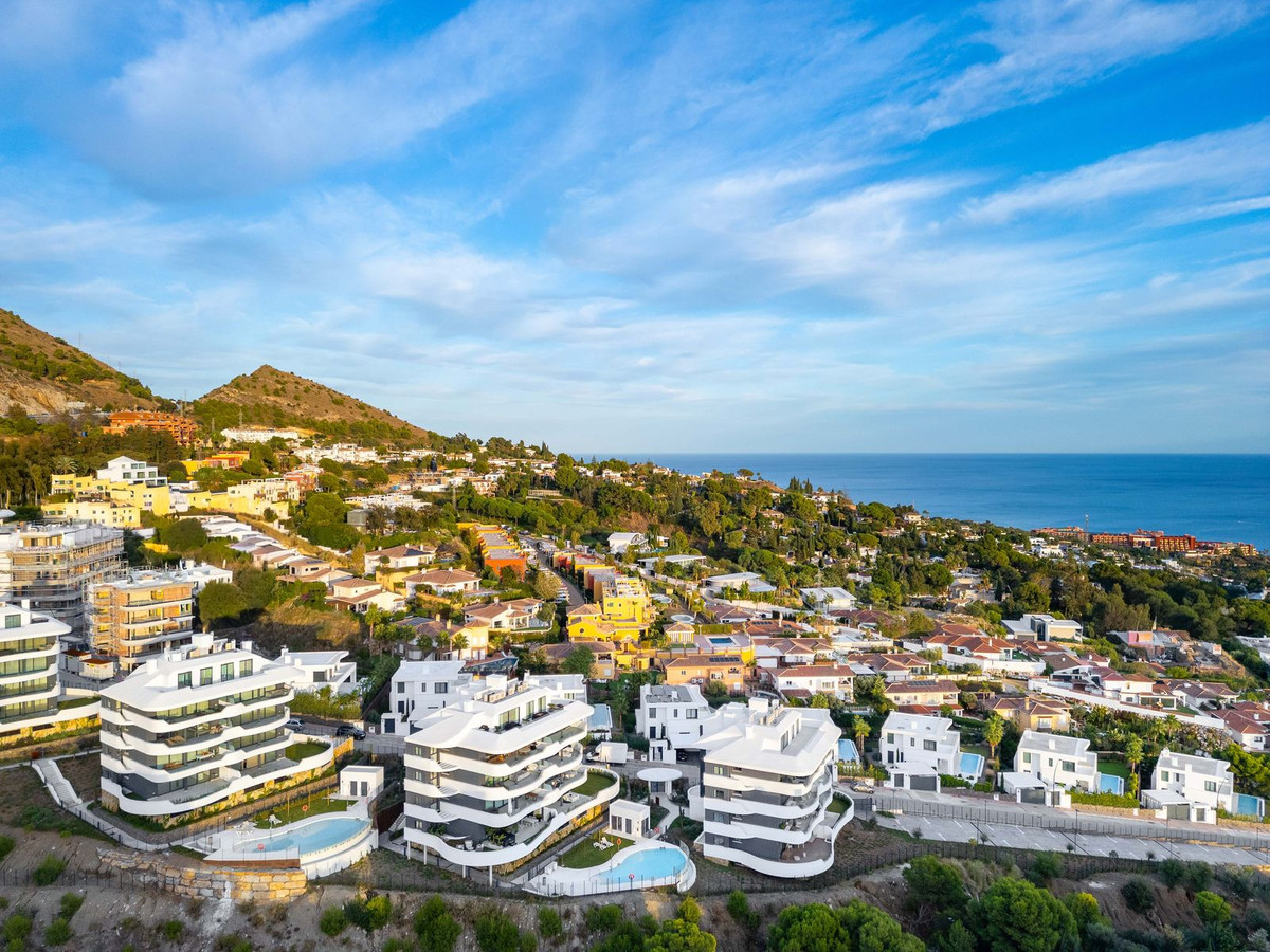 2 Bed Apartment for sale in Fuengirola Costa Del Sol, Málaga, Spain