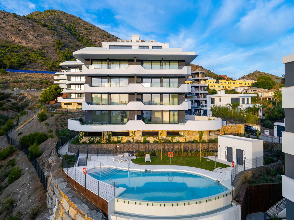 2 Bed Apartment for sale in Fuengirola Costa Del Sol, Málaga, Spain