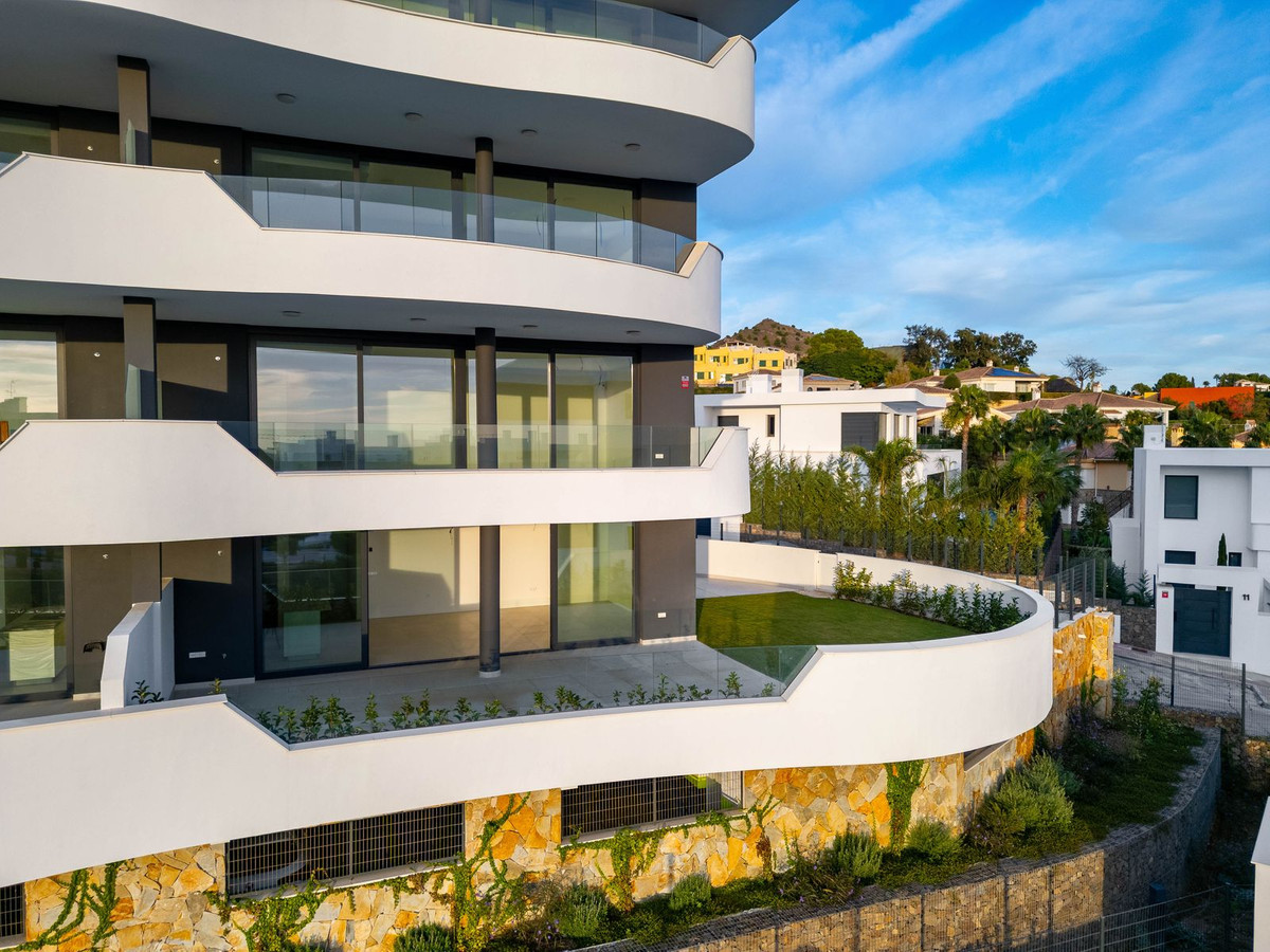 2 Bed Apartment for sale in Fuengirola Costa Del Sol, Málaga, Spain