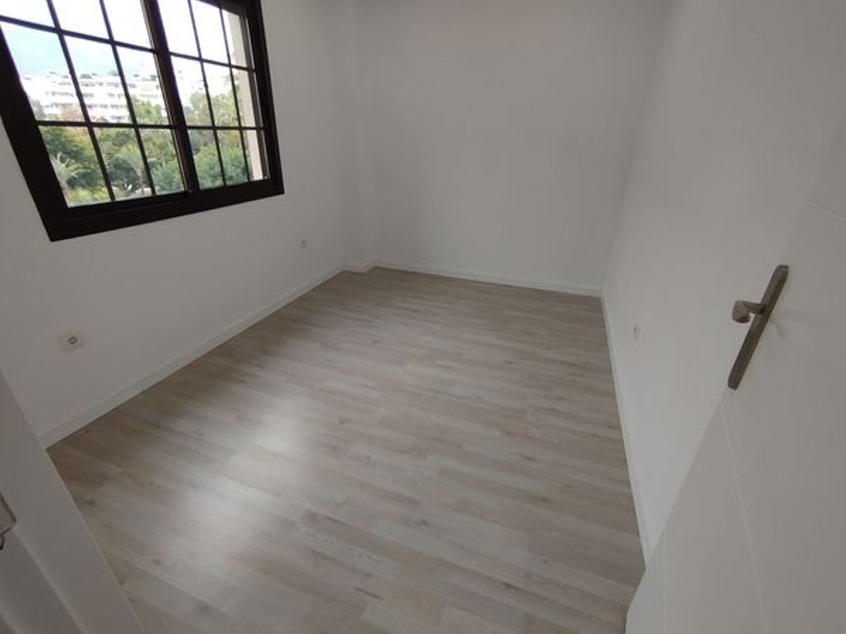 2 Bed Apartment for sale in Benalmadena Costa Costa Del Sol, Málaga, Spain