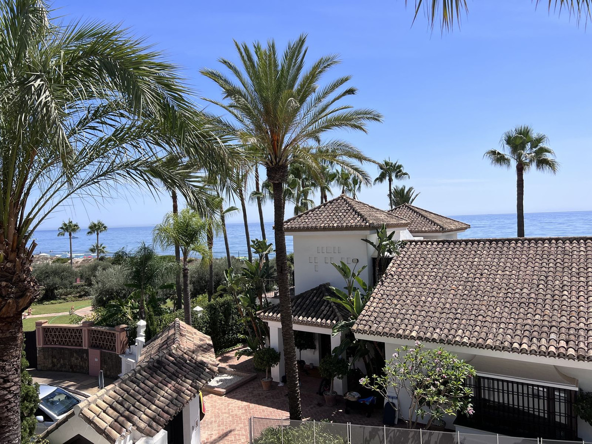 Se vende Villa - Chalet de 4 dormitorios en Costa Del Sol, Málaga, España