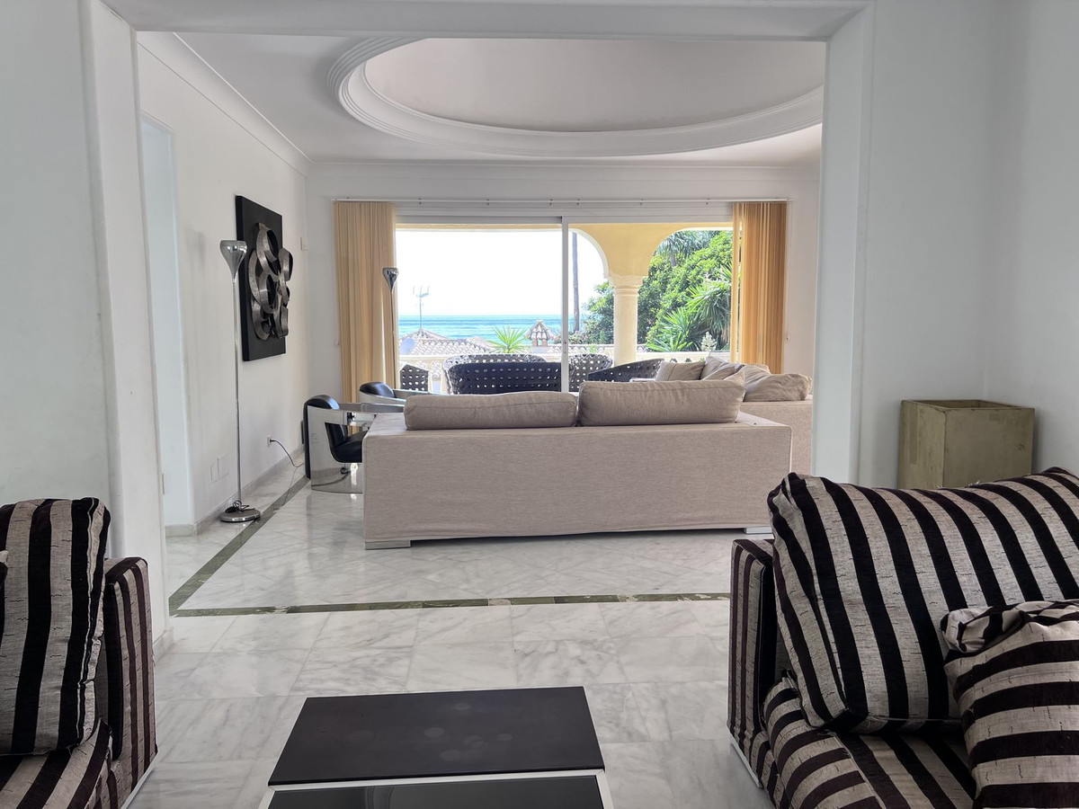 Se vende Villa - Chalet de 4 dormitorios en Costa Del Sol, Málaga, España