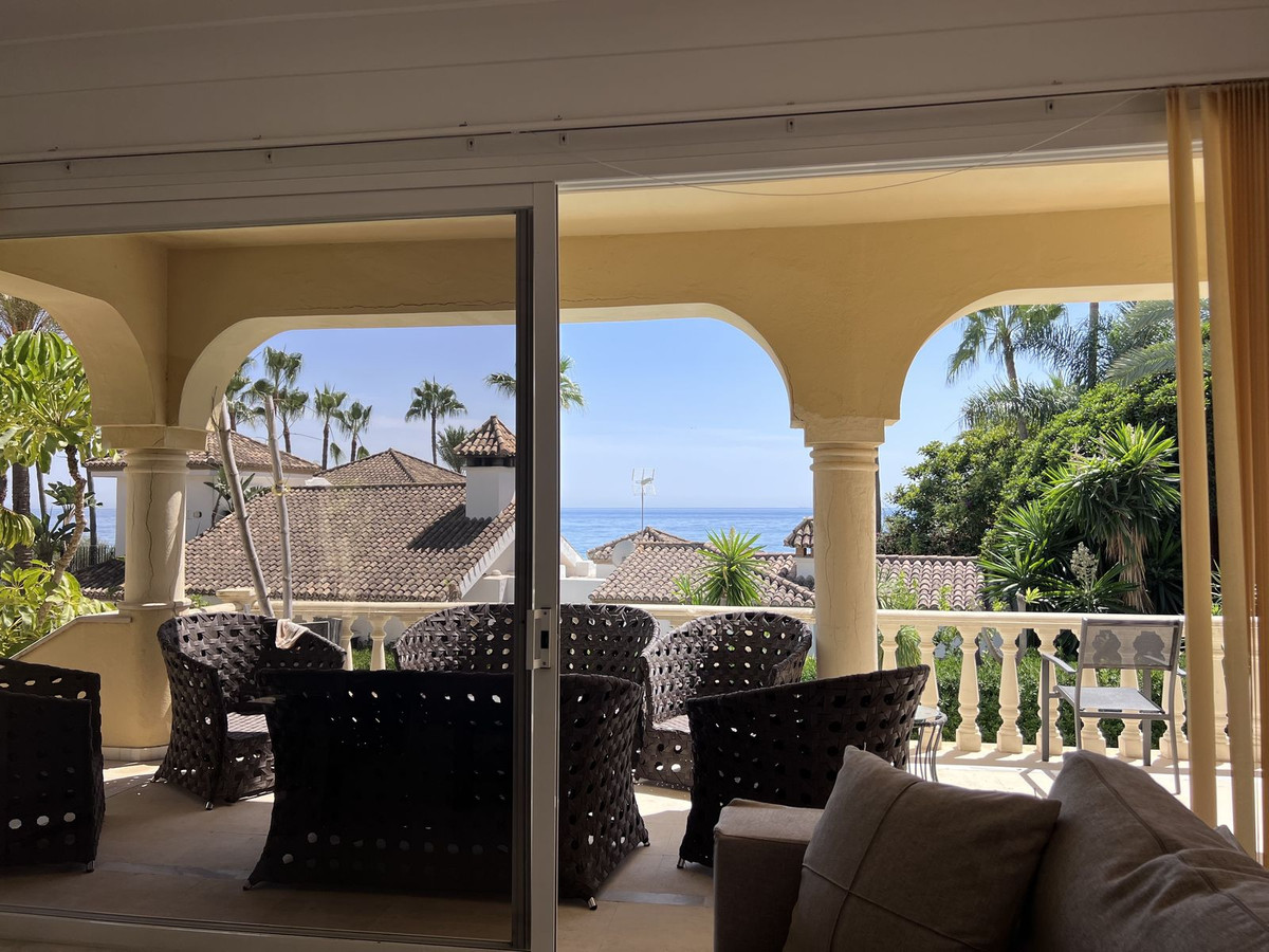 Se vende Villa - Chalet de 4 dormitorios en Costa Del Sol, Málaga, España
