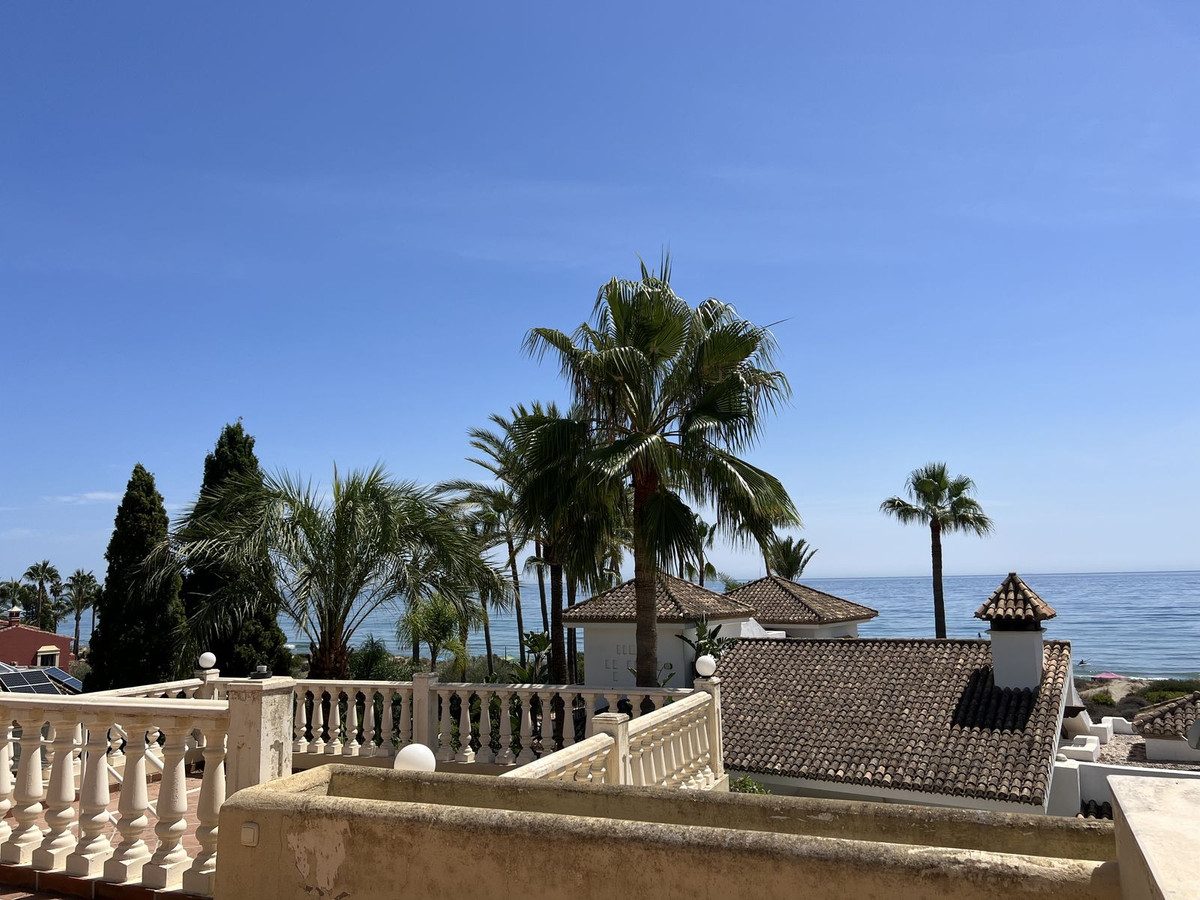 Se vende Villa - Chalet de 4 dormitorios en Costa Del Sol, Málaga, España