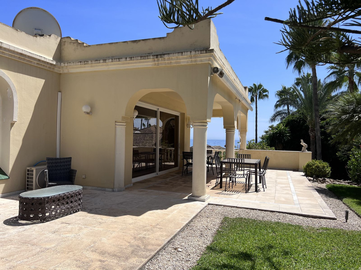 Se vende Villa - Chalet de 4 dormitorios en Costa Del Sol, Málaga, España