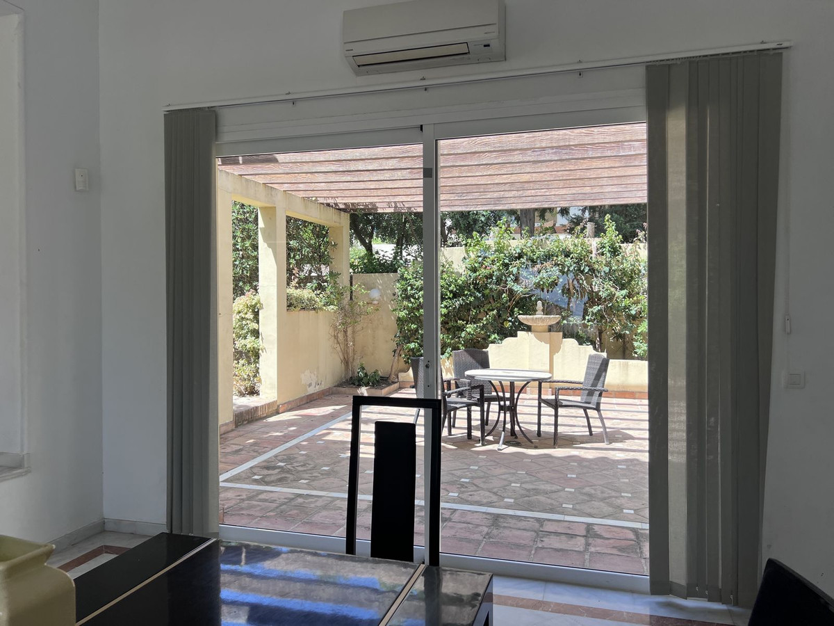 Se vende Villa - Chalet de 4 dormitorios en Costa Del Sol, Málaga, España