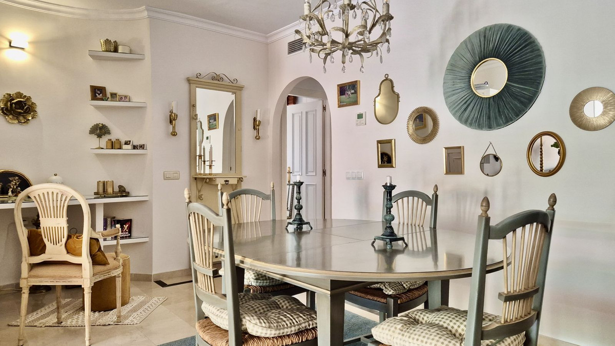 2 Bed Apartment for sale in Nueva Andalucía Costa Del Sol, Málaga, Spain