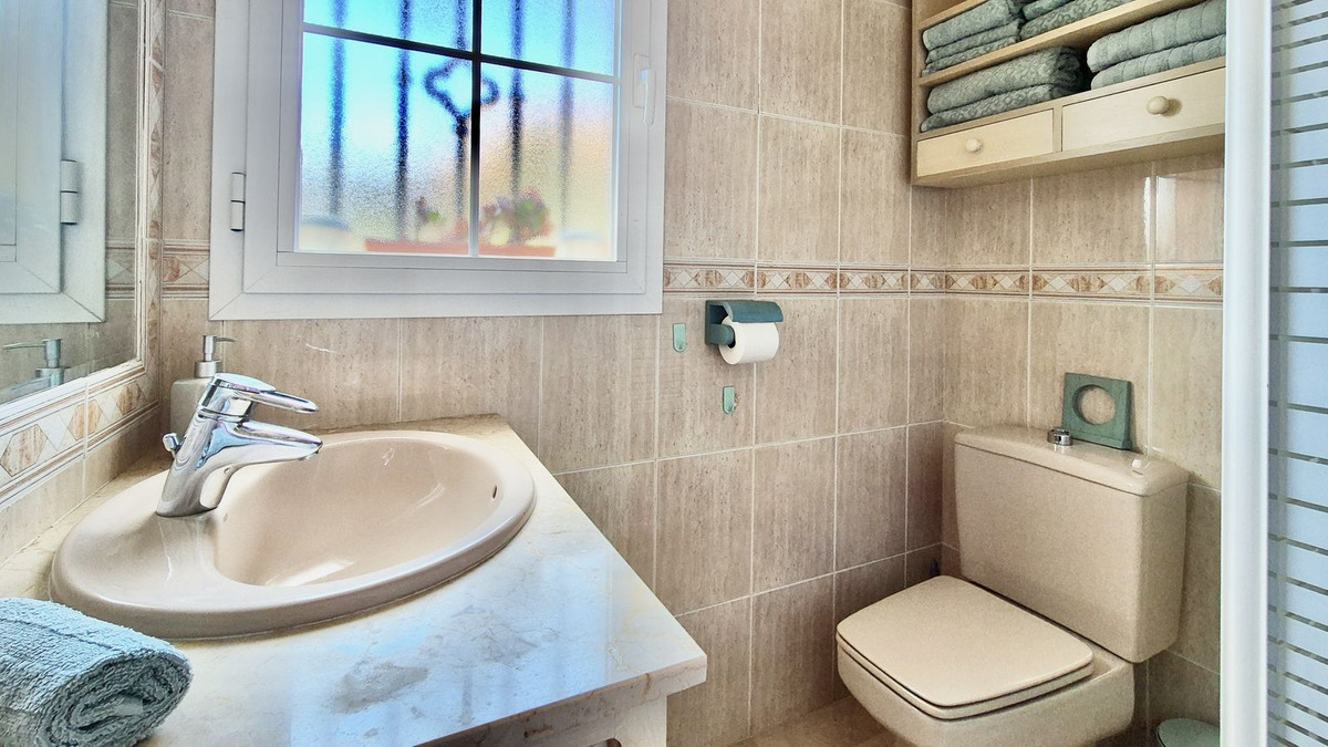 2 Bed Apartment for sale in Nueva Andalucía Costa Del Sol, Málaga, Spain