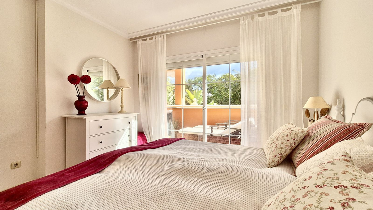 2 Bed Apartment for sale in Nueva Andalucía Costa Del Sol, Málaga, Spain