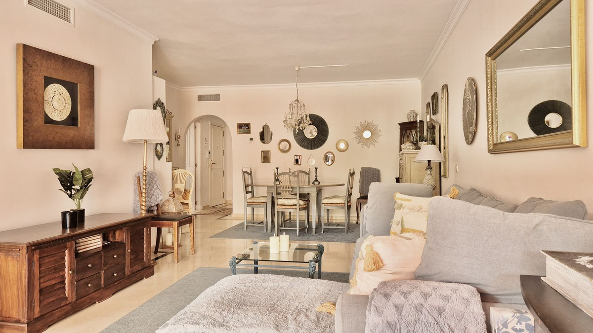 2 Bed Apartment for sale in Nueva Andalucía Costa Del Sol, Málaga, Spain