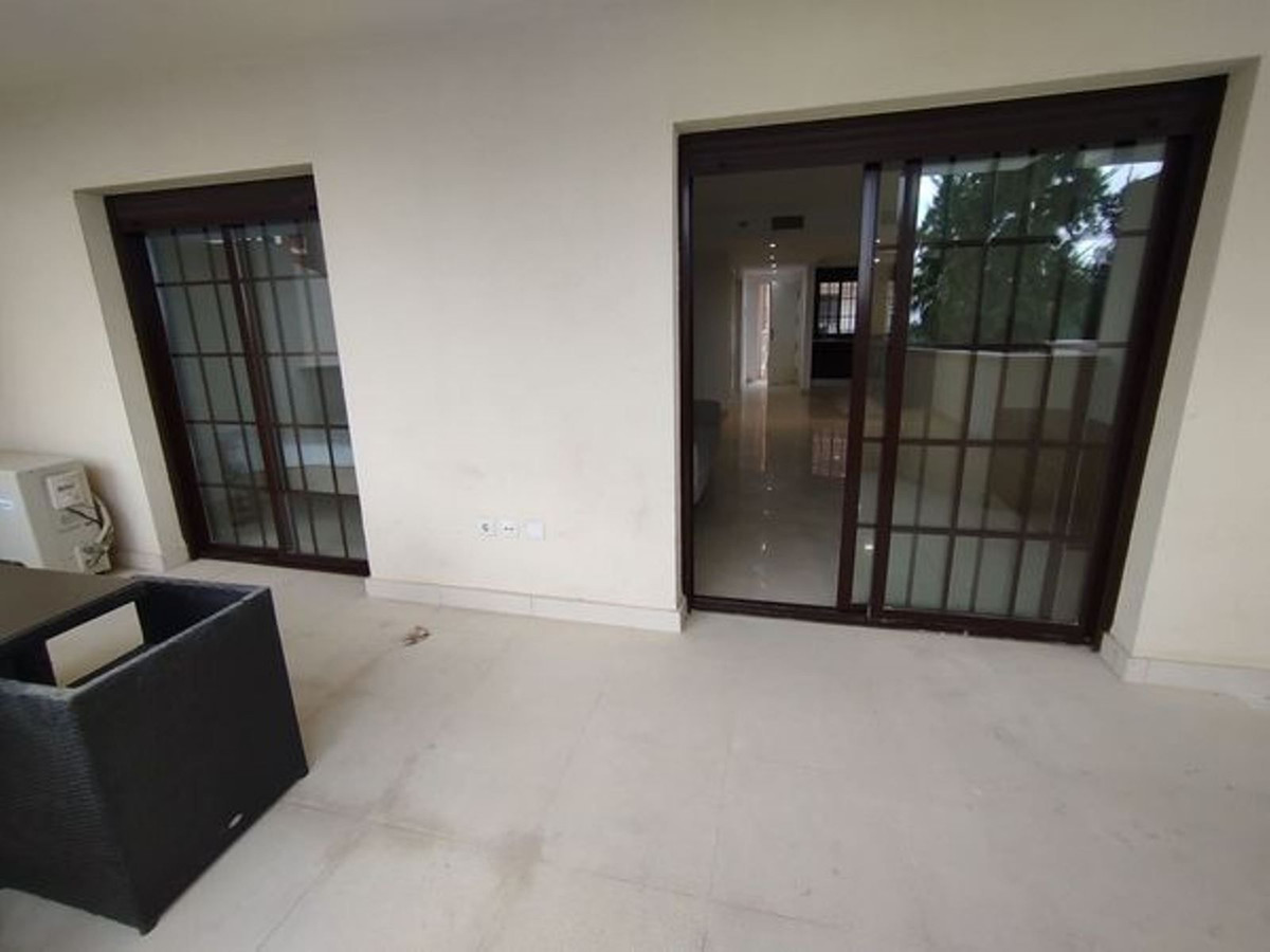 4 Bed Apartment for sale in Benalmadena Costa Costa Del Sol, Málaga, Spain