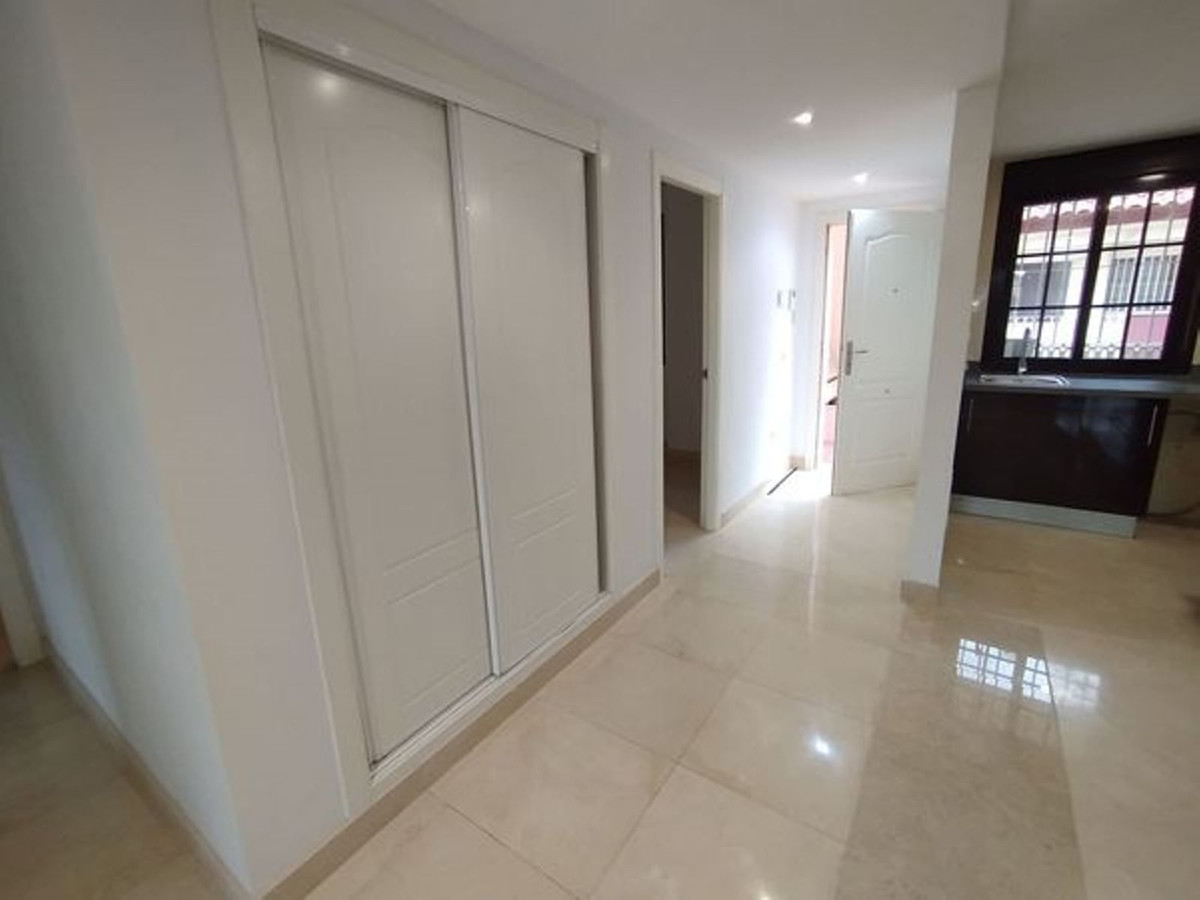 4 Bed Apartment for sale in Benalmadena Costa Costa Del Sol, Málaga, Spain