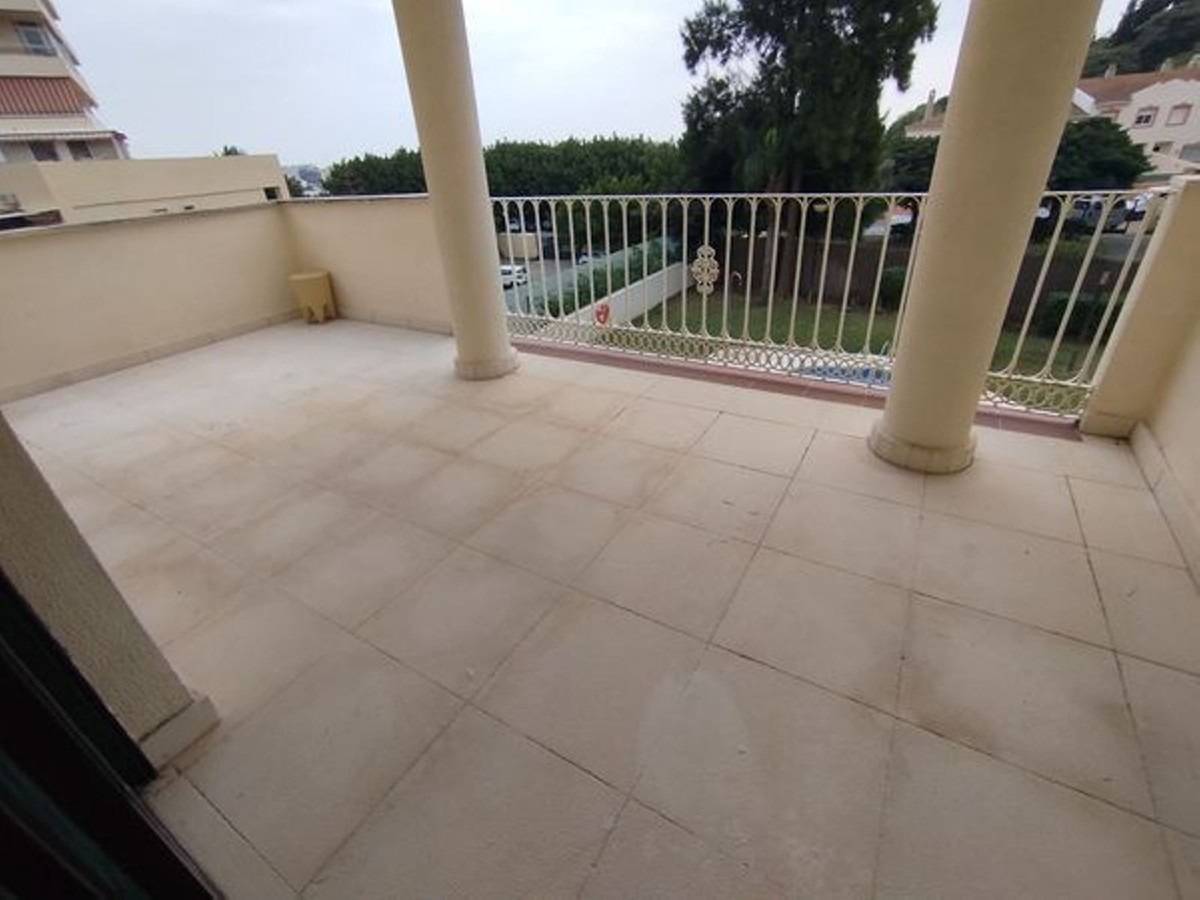 4 Bed Apartment for sale in Benalmadena Costa Costa Del Sol, Málaga, Spain