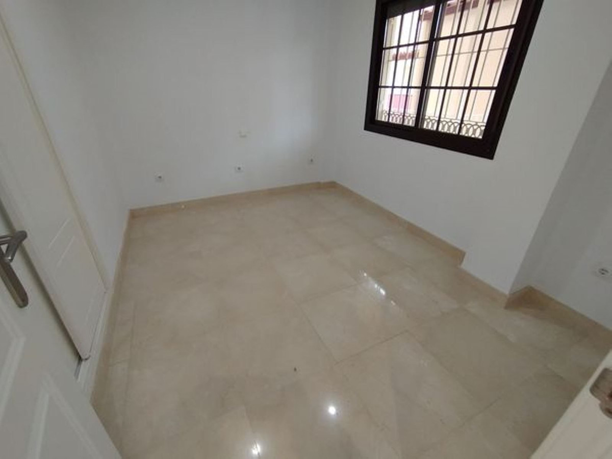 4 Bed Apartment for sale in Benalmadena Costa Costa Del Sol, Málaga, Spain