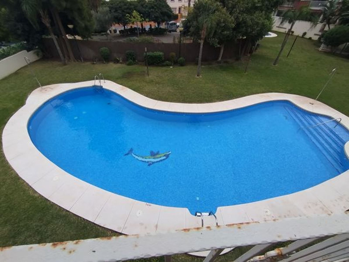 4 Bed Apartment for sale in Benalmadena Costa Costa Del Sol, Málaga, Spain