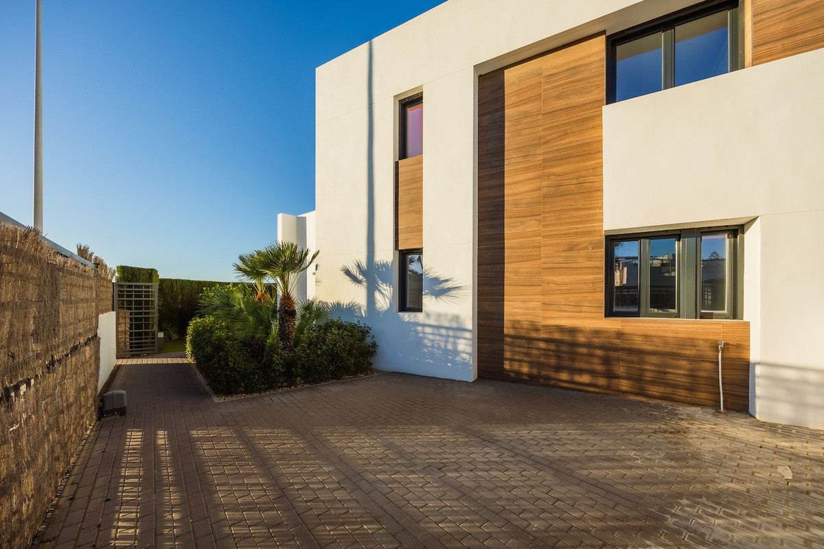 4 Bed Townhouse for sale in La Finca Golf Costa Blanca, Alicante, Spain