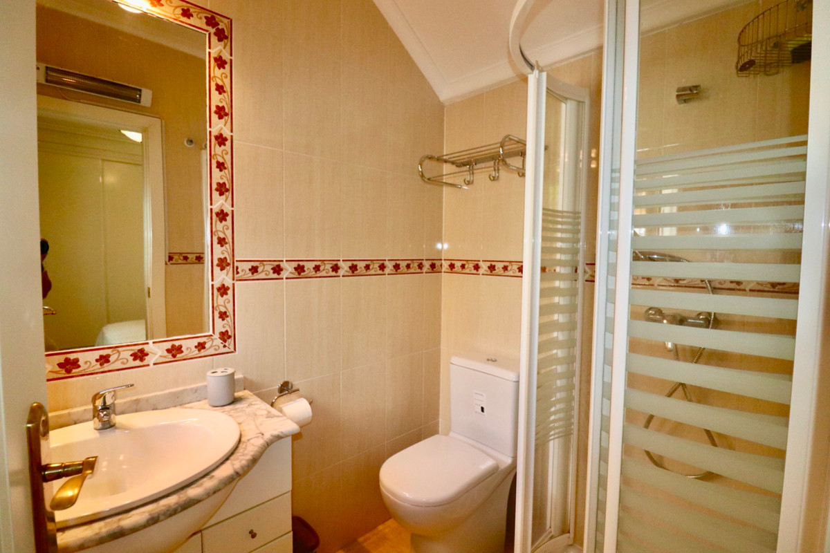 2 Bed Townhouse for sale in Urbanización El Raso Costa Blanca, Alicante, Spain