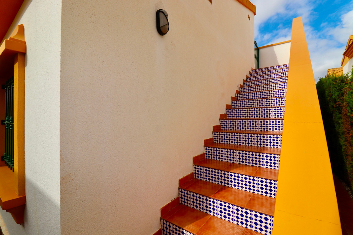 2 Bed Townhouse for sale in Urbanización El Raso Costa Blanca, Alicante, Spain