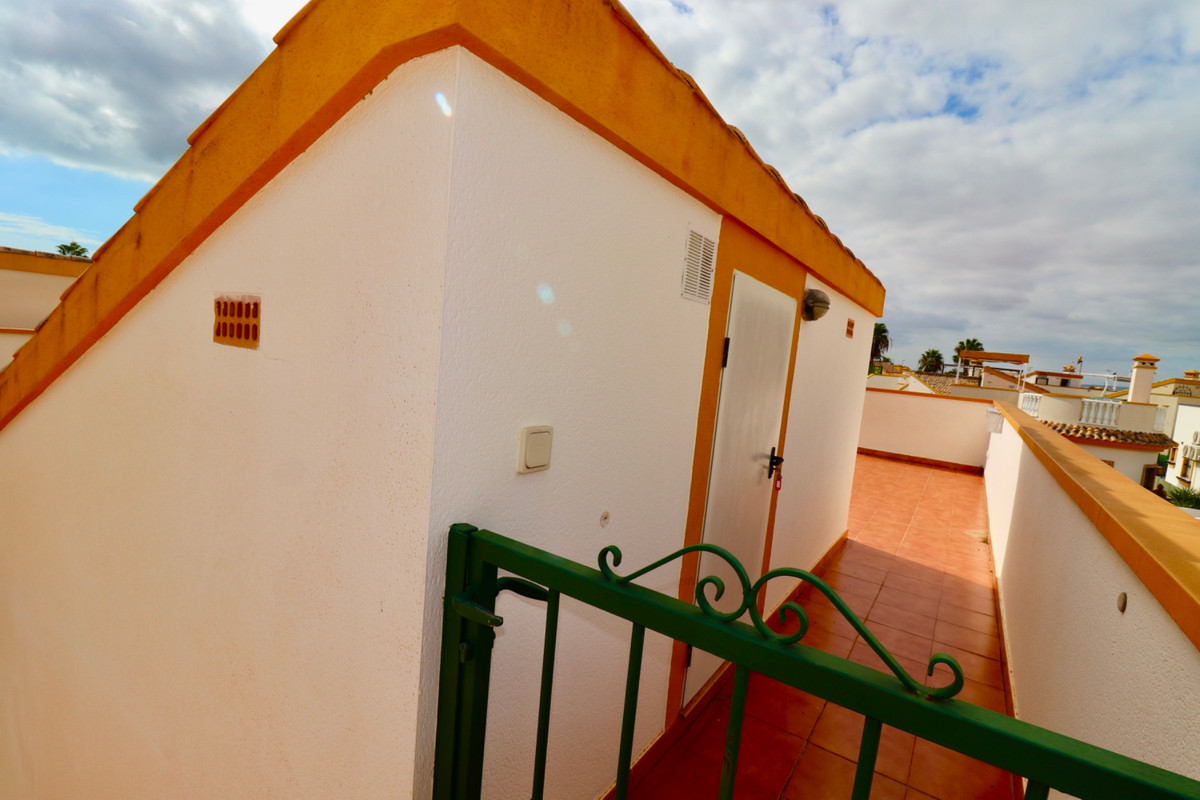 2 Bed Townhouse for sale in Urbanización El Raso Costa Blanca, Alicante, Spain