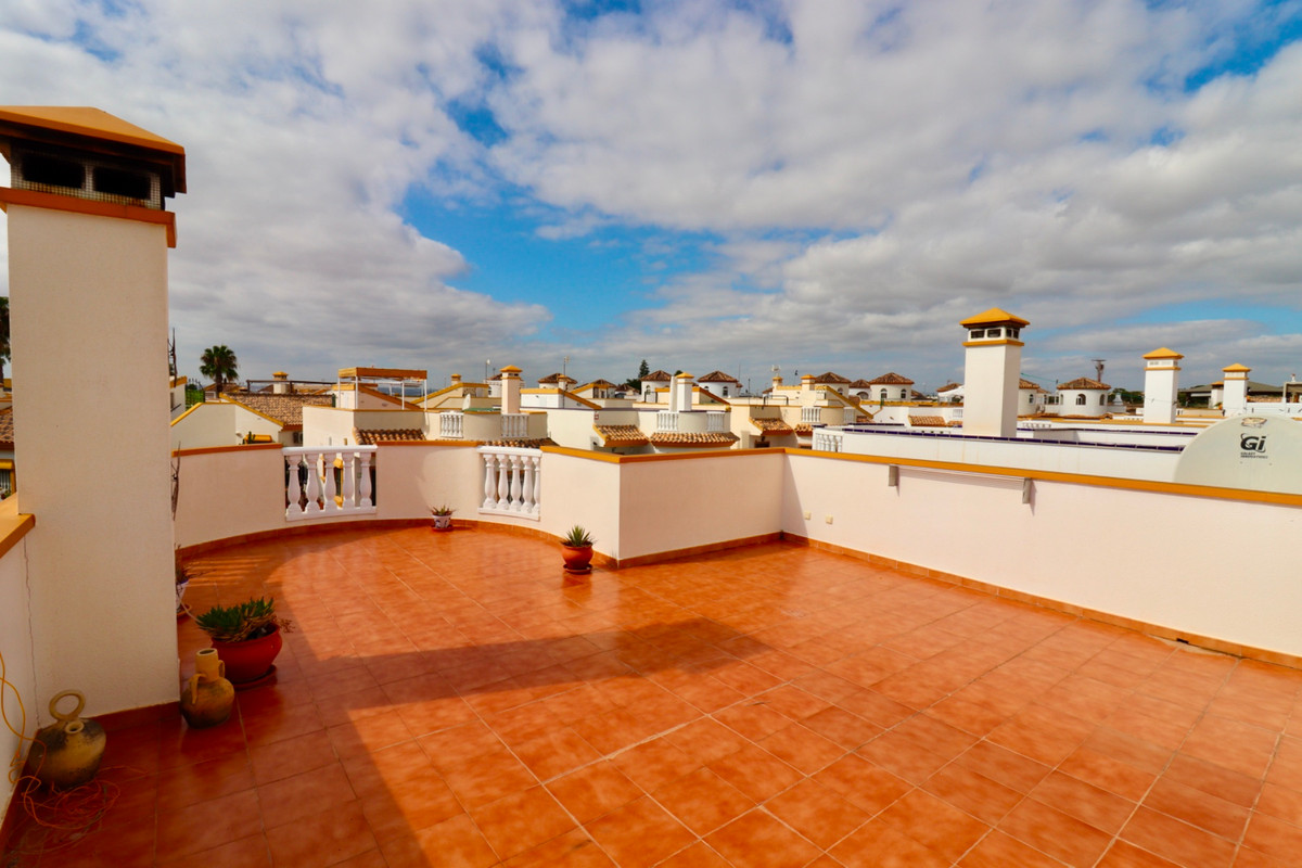 2 Bed Townhouse for sale in Urbanización El Raso Costa Blanca, Alicante, Spain