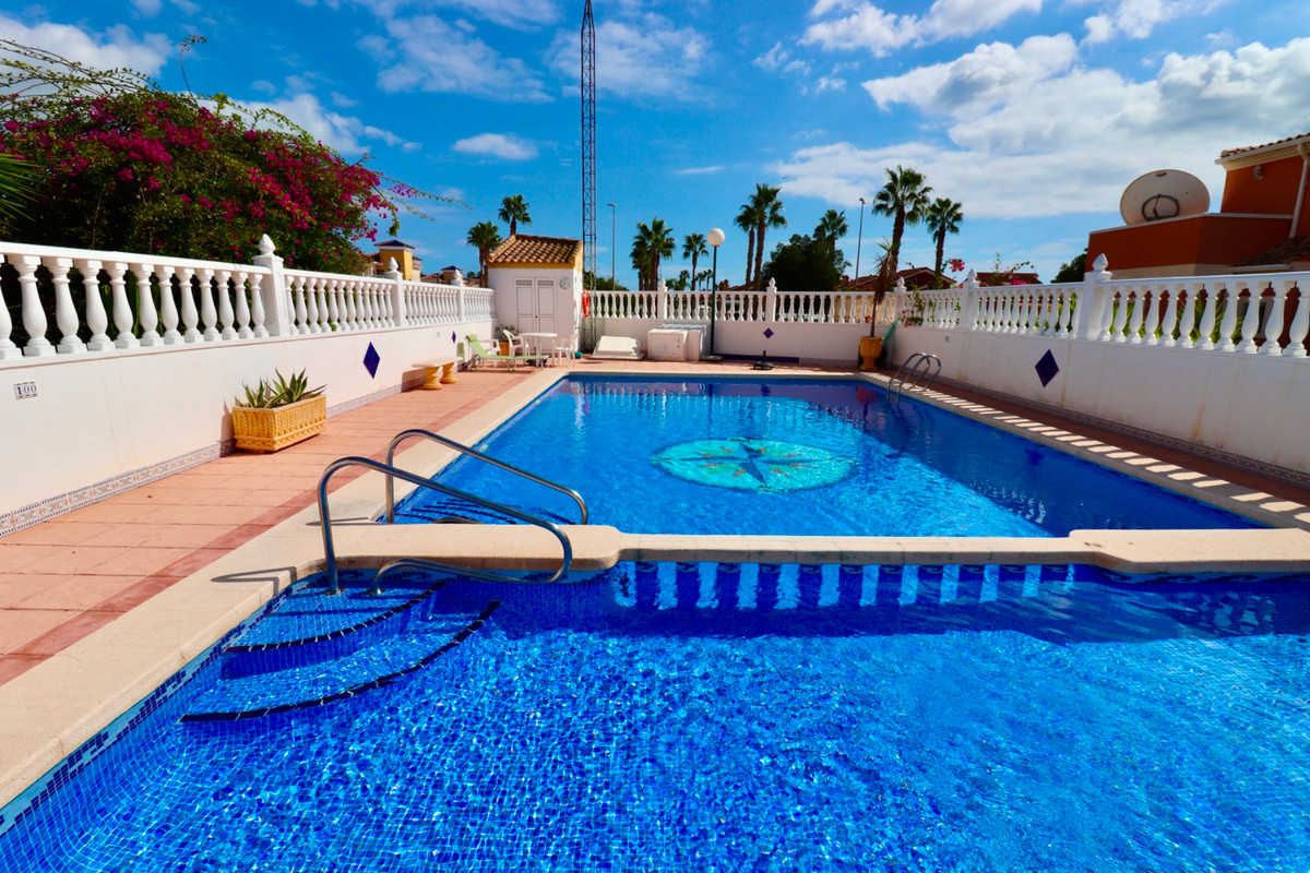 2 Bed Townhouse for sale in Urbanización El Raso Costa Blanca, Alicante, Spain