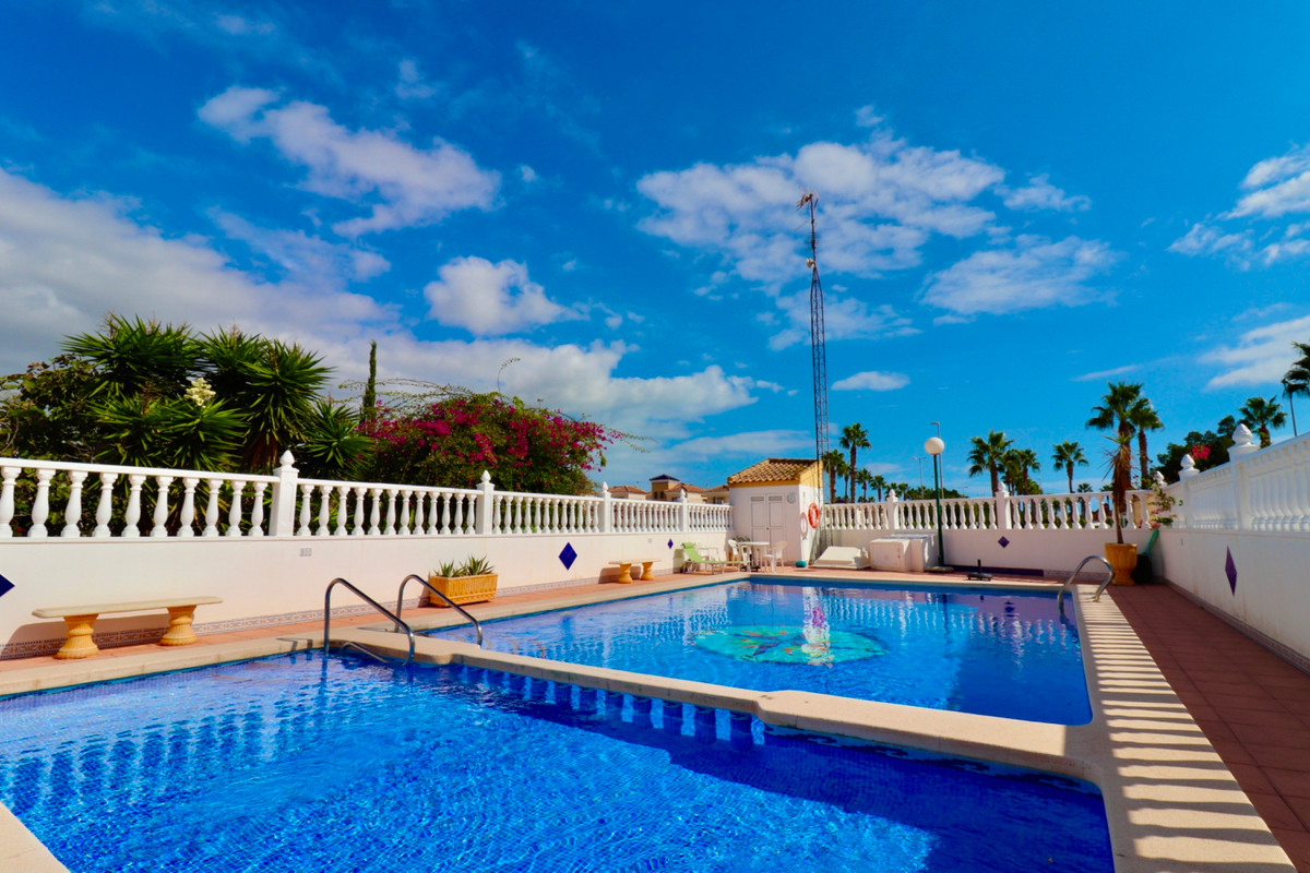 2 Bed Townhouse for sale in Urbanización El Raso Costa Blanca, Alicante, Spain