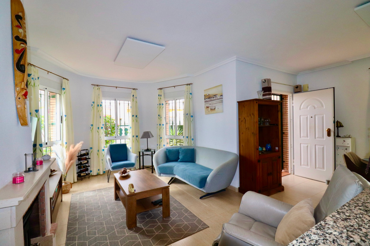 2 Bed Townhouse for sale in Urbanización El Raso Costa Blanca, Alicante, Spain