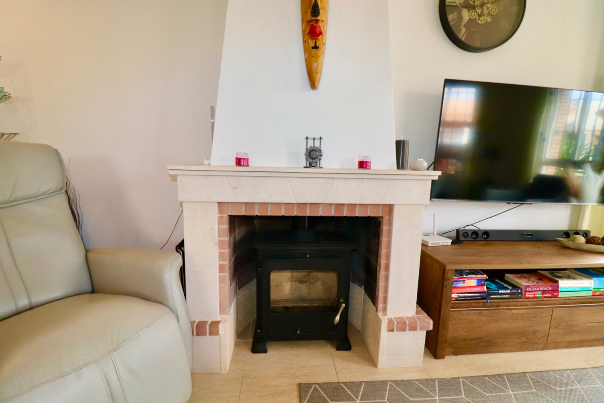 2 Bed Townhouse for sale in Urbanización El Raso Costa Blanca, Alicante, Spain
