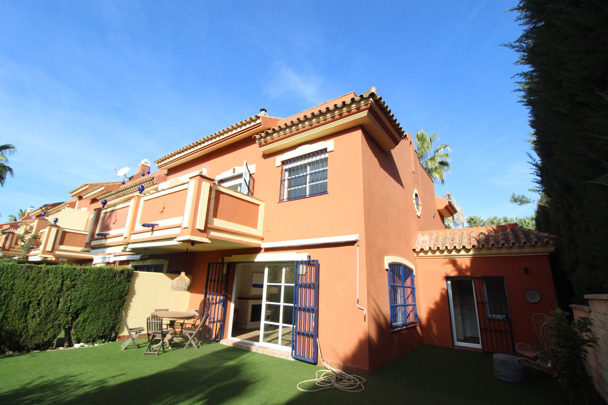 4 Bed Townhouse for sale in Atalaya Costa Del Sol, Málaga, Spain