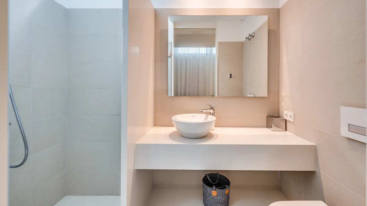 5 Bed Townhouse for sale in El Paraiso Costa Del Sol, Málaga, Spain