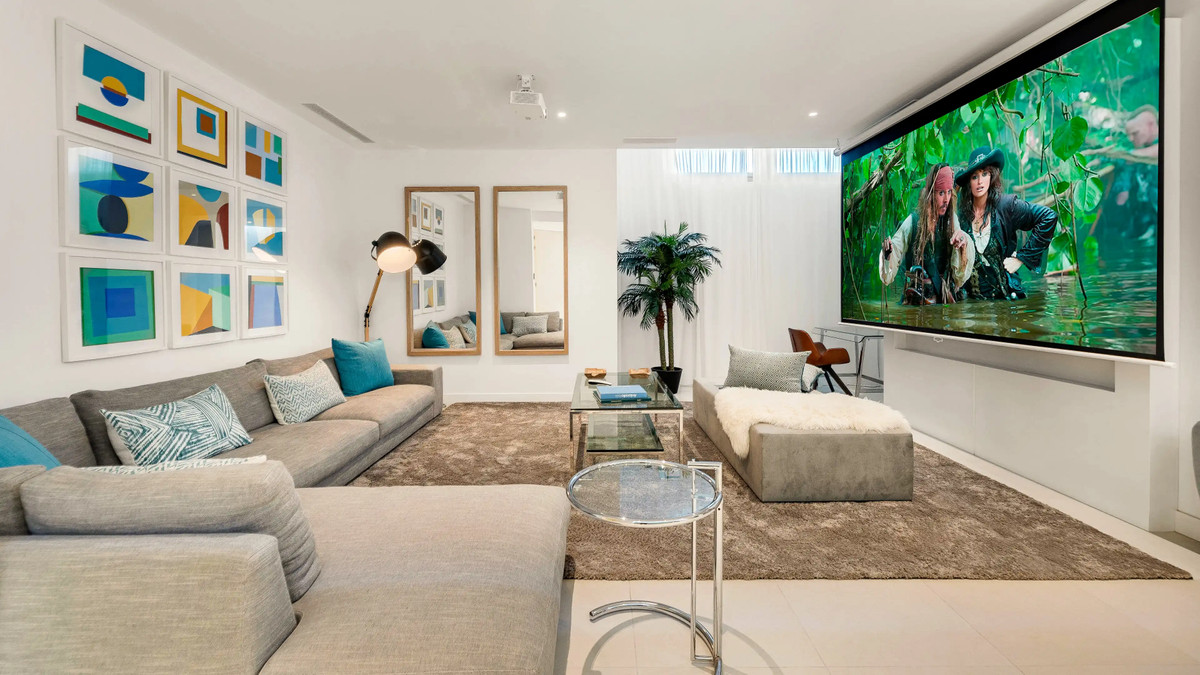 5 Bed Townhouse for sale in El Paraiso Costa Del Sol, Málaga, Spain