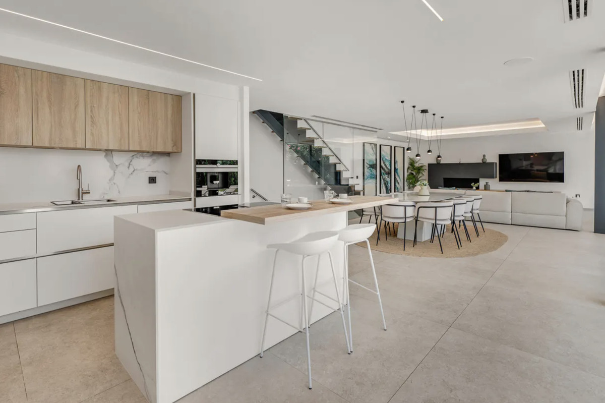 4 Bed Townhouse for sale in Cabopino Costa Del Sol, Málaga, Spain