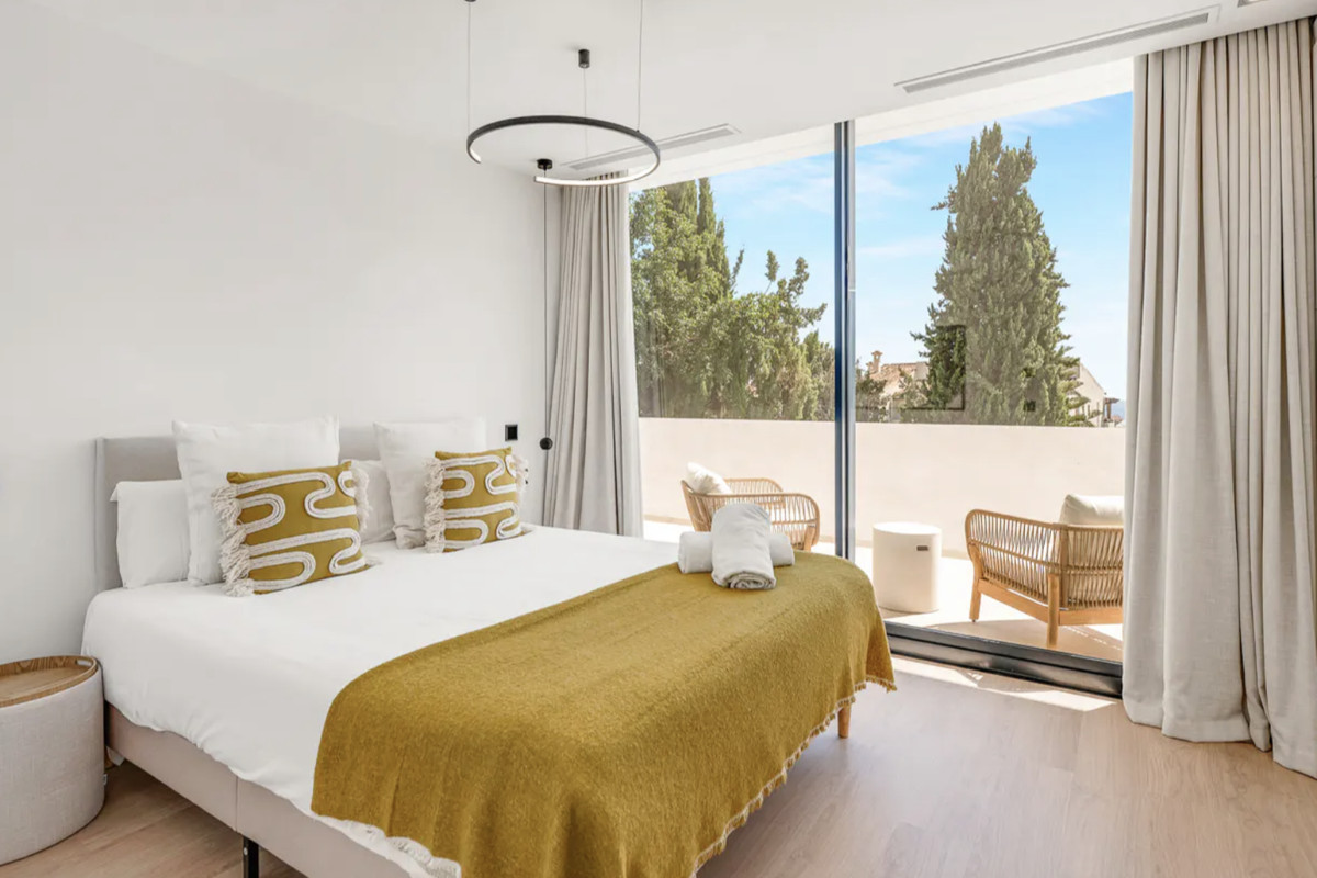 4 Bed Townhouse for sale in Cabopino Costa Del Sol, Málaga, Spain