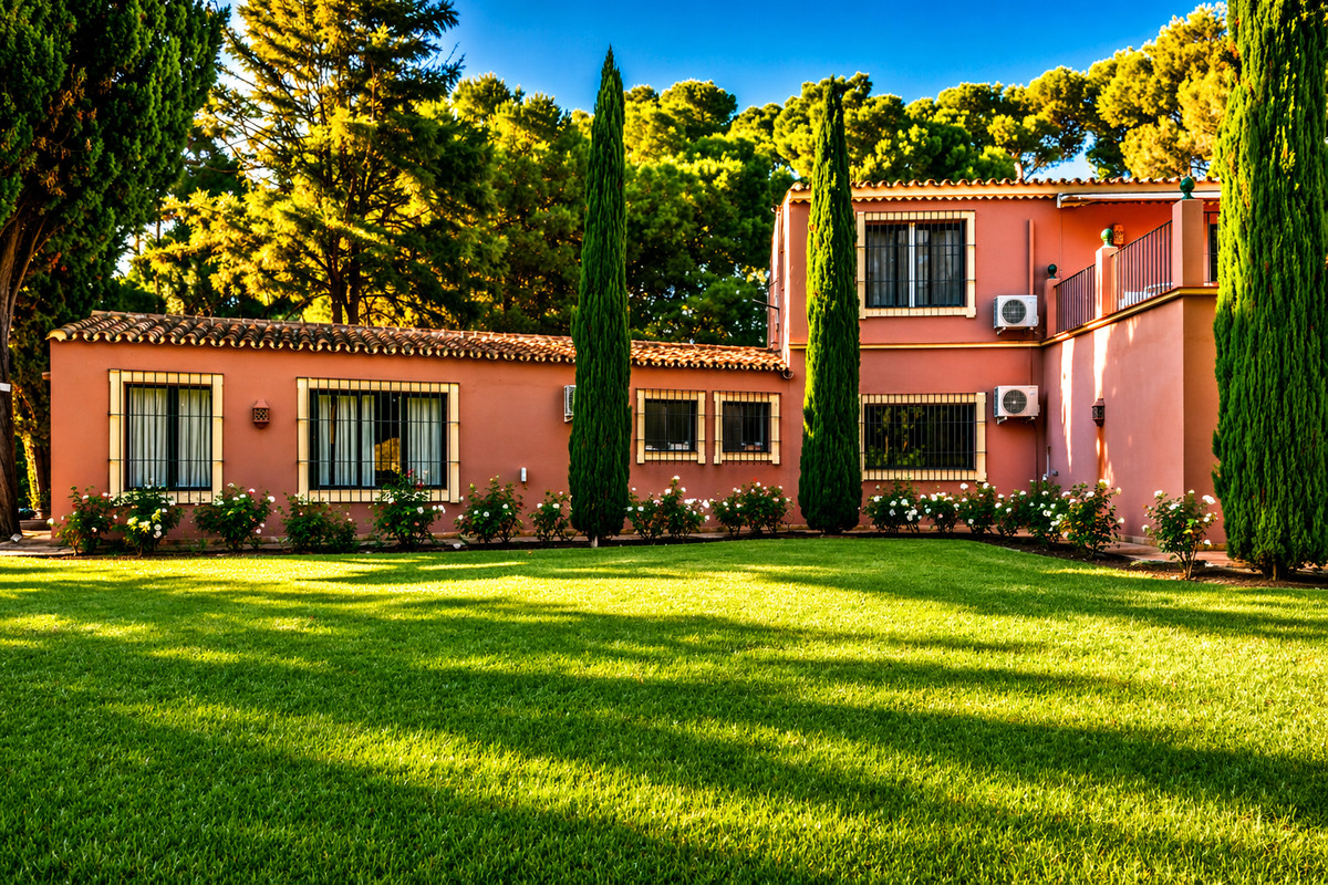 5 Bed Townhouse for sale in Guadalmina Baja Costa Del Sol, Málaga, Spain