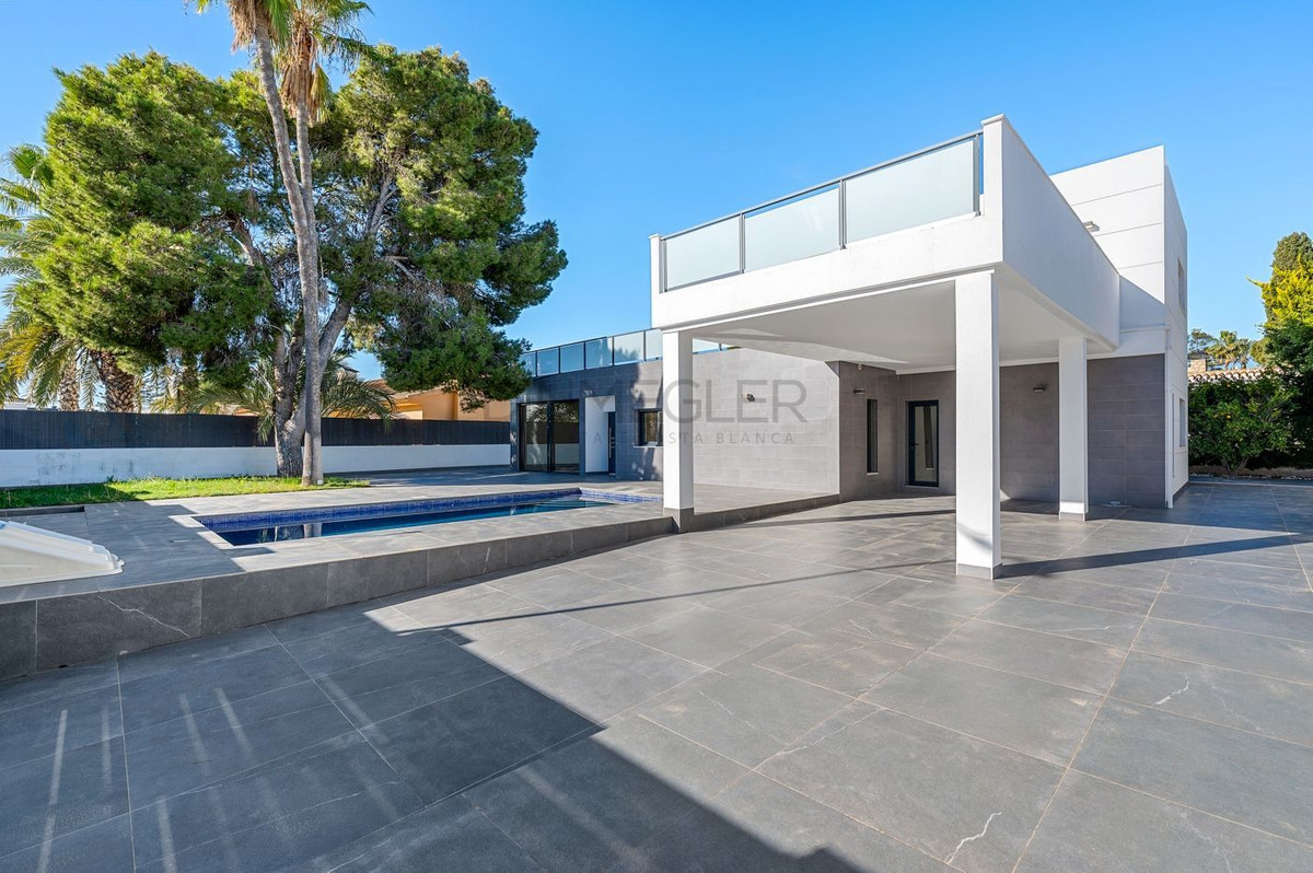 4 Bed Townhouse for sale in Campoamor Costa Blanca, Alicante, Spain