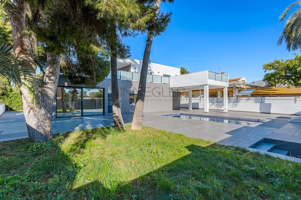 4 Bed Townhouse for sale in Campoamor Costa Blanca, Alicante, Spain
