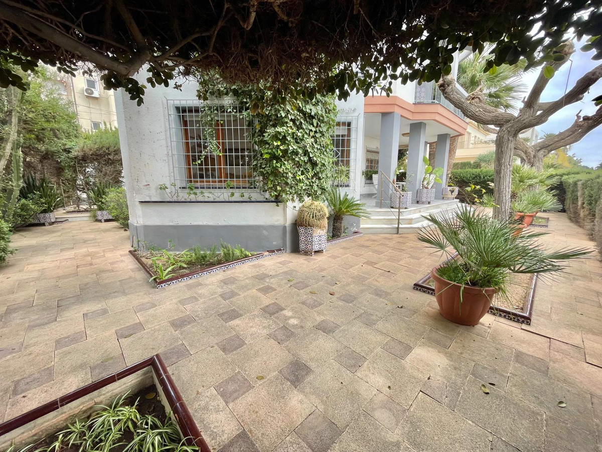 5 Bed Townhouse for sale in Santa Pola Costa Blanca, Alicante, Spain