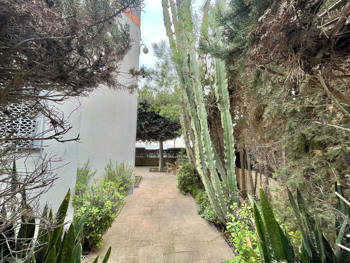 5 Bed Townhouse for sale in Santa Pola Costa Blanca, Alicante, Spain