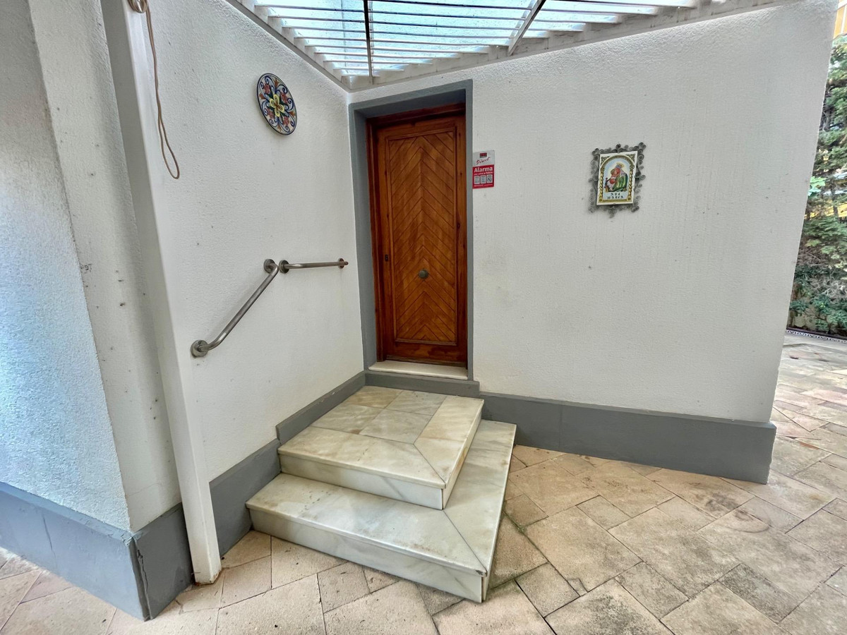 5 Bed Townhouse for sale in Santa Pola Costa Blanca, Alicante, Spain
