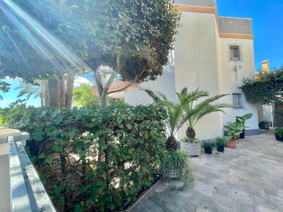 5 Bed Townhouse for sale in Santa Pola Costa Blanca, Alicante, Spain