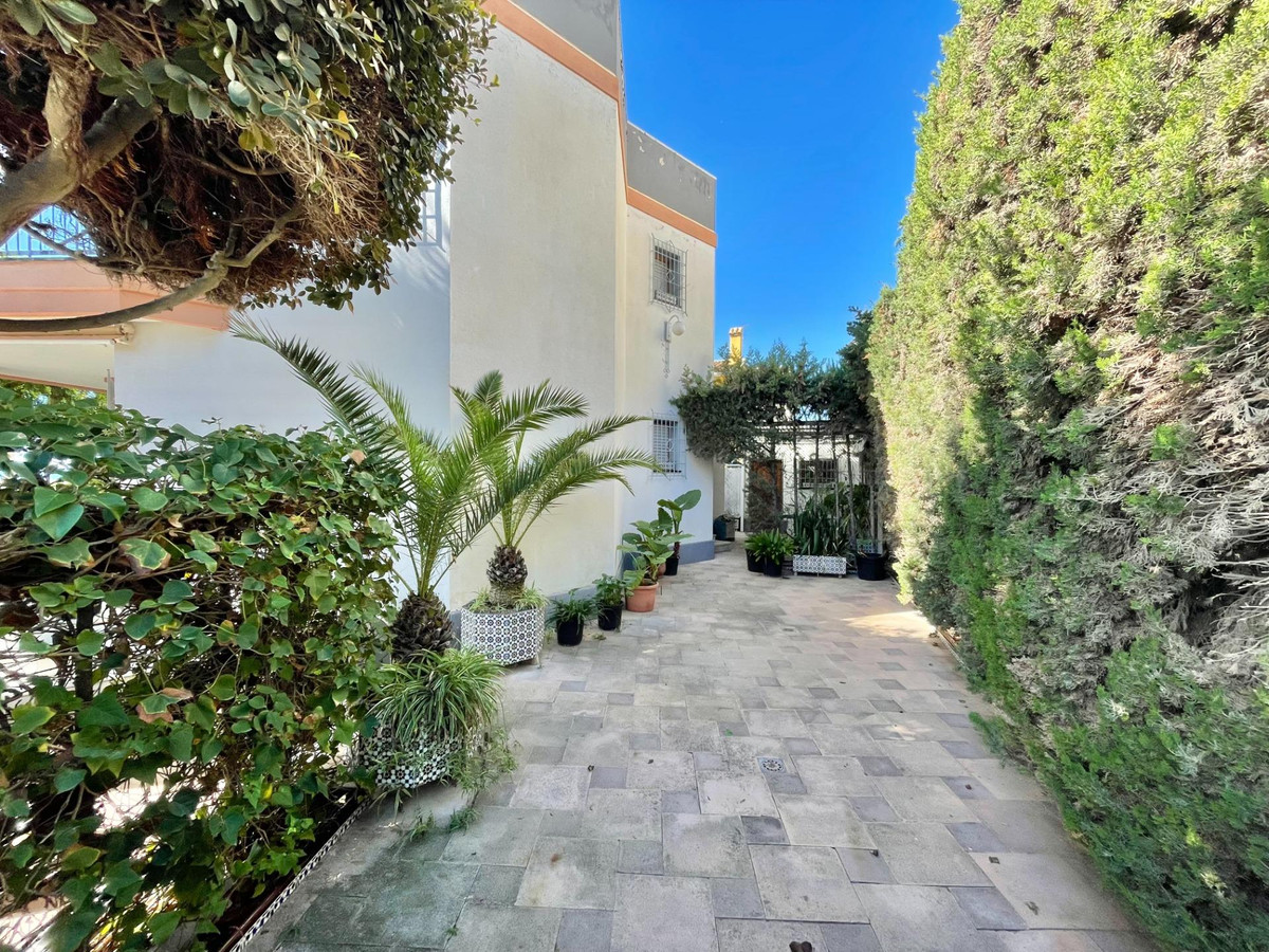 5 Bed Townhouse for sale in Santa Pola Costa Blanca, Alicante, Spain