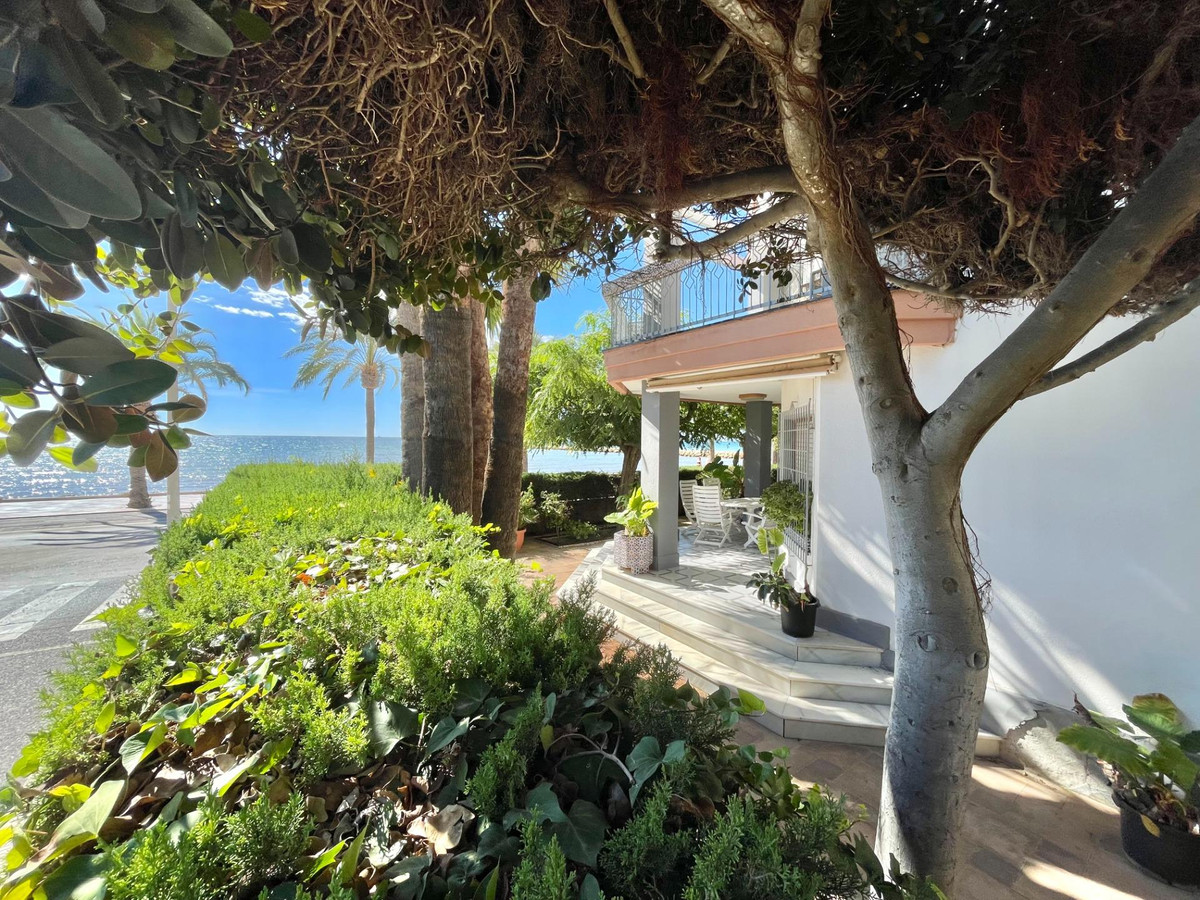 5 Bed Townhouse for sale in Santa Pola Costa Blanca, Alicante, Spain