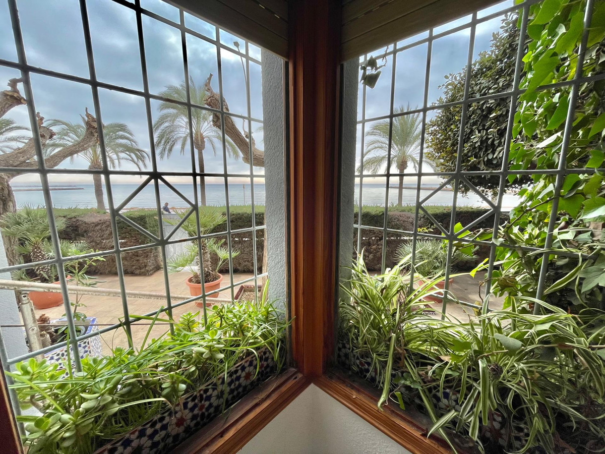 5 Bed Townhouse for sale in Santa Pola Costa Blanca, Alicante, Spain