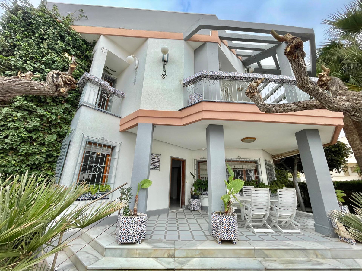5 Bed Townhouse for sale in Santa Pola Costa Blanca, Alicante, Spain