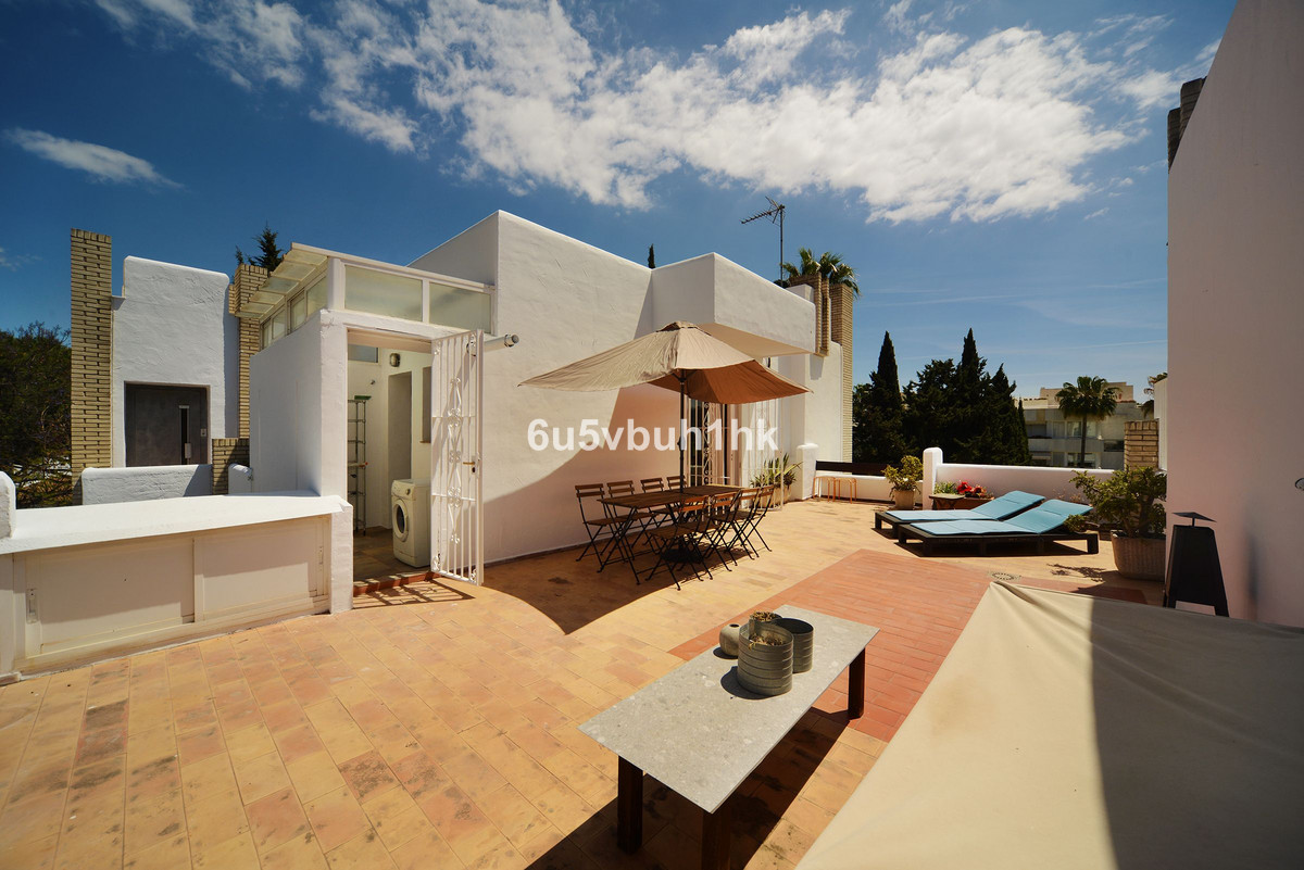 3 Bed Apartment for sale in Nueva Andalucía Costa Del Sol, Málaga, Spain