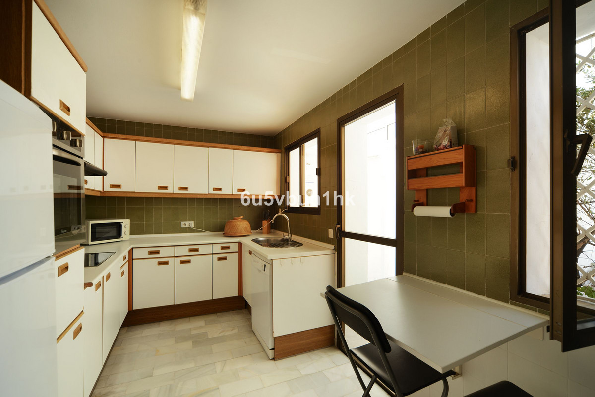3 Bed Apartment for sale in Nueva Andalucía Costa Del Sol, Málaga, Spain