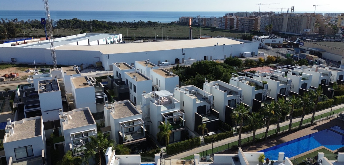 Se vende Apartamento Planta Baja de 3 dormitorios en Costa Blanca, Alicante, España