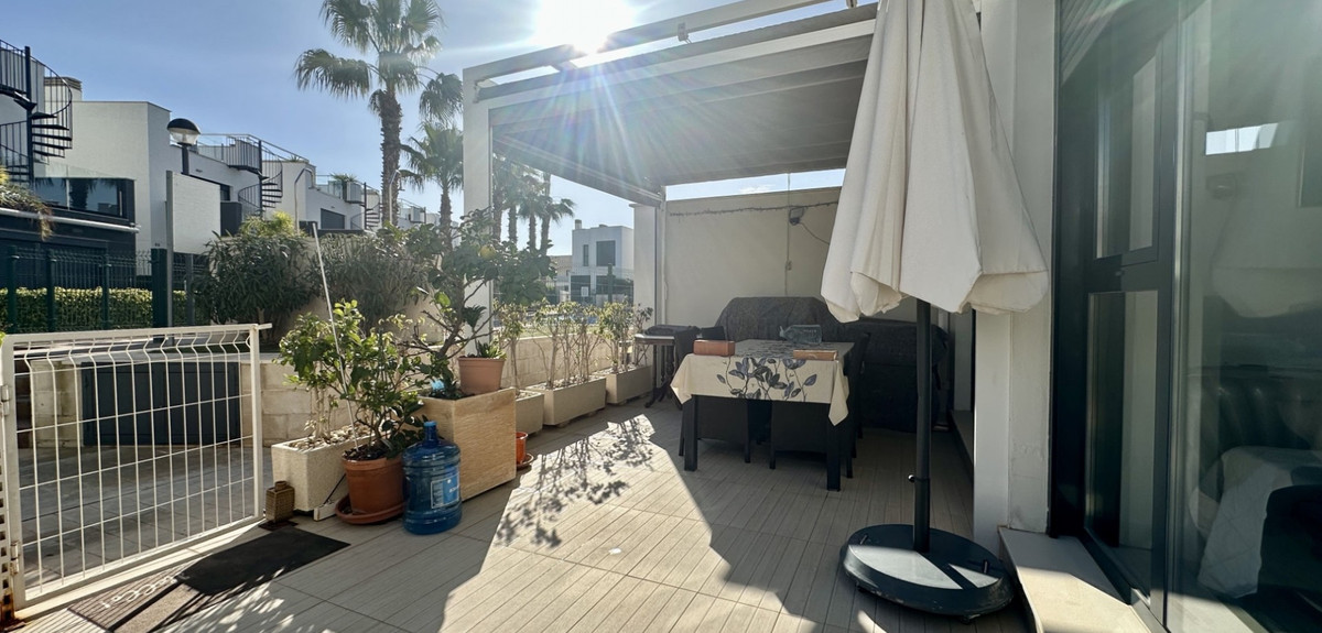 Se vende Apartamento Planta Baja de 3 dormitorios en Costa Blanca, Alicante, España